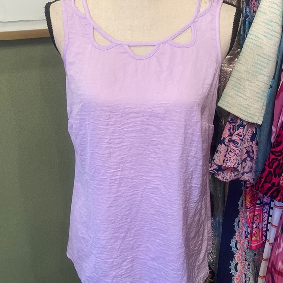 Beautiful CAbi sleeveless top - Picture 2 of 12